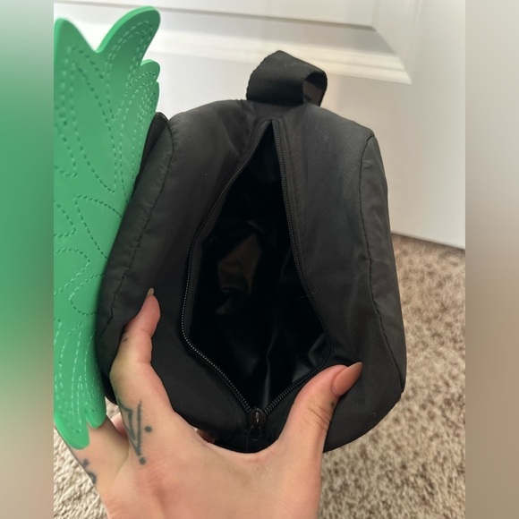 Lot of 2 Items: PINK Nation Black Travel Tumbler & PINK Pineapple Cooler Bag - Picture 9 of 10